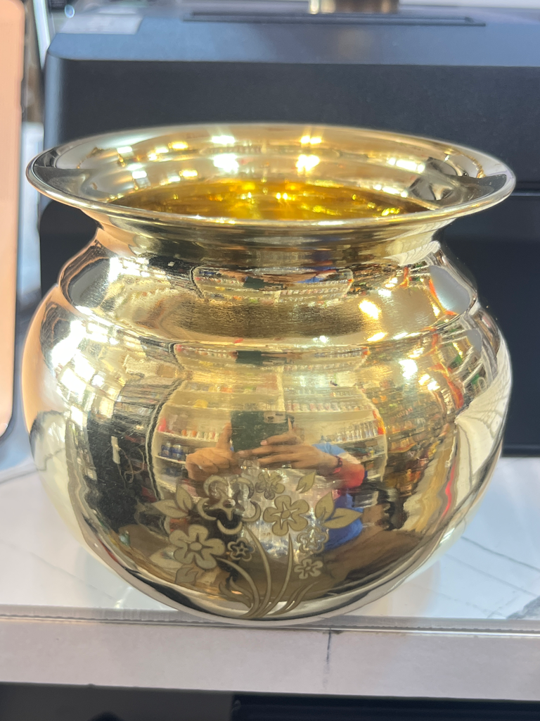 KTD Gopala Brass Kalash 10.5cm No.39
